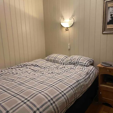 Koselig Rekkehus, 3 Soverom Og Mye Uteplass * Jordalen