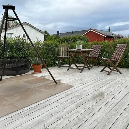 Koselig Rekkehus, 3 Soverom Og Mye Uteplass * Jordalen